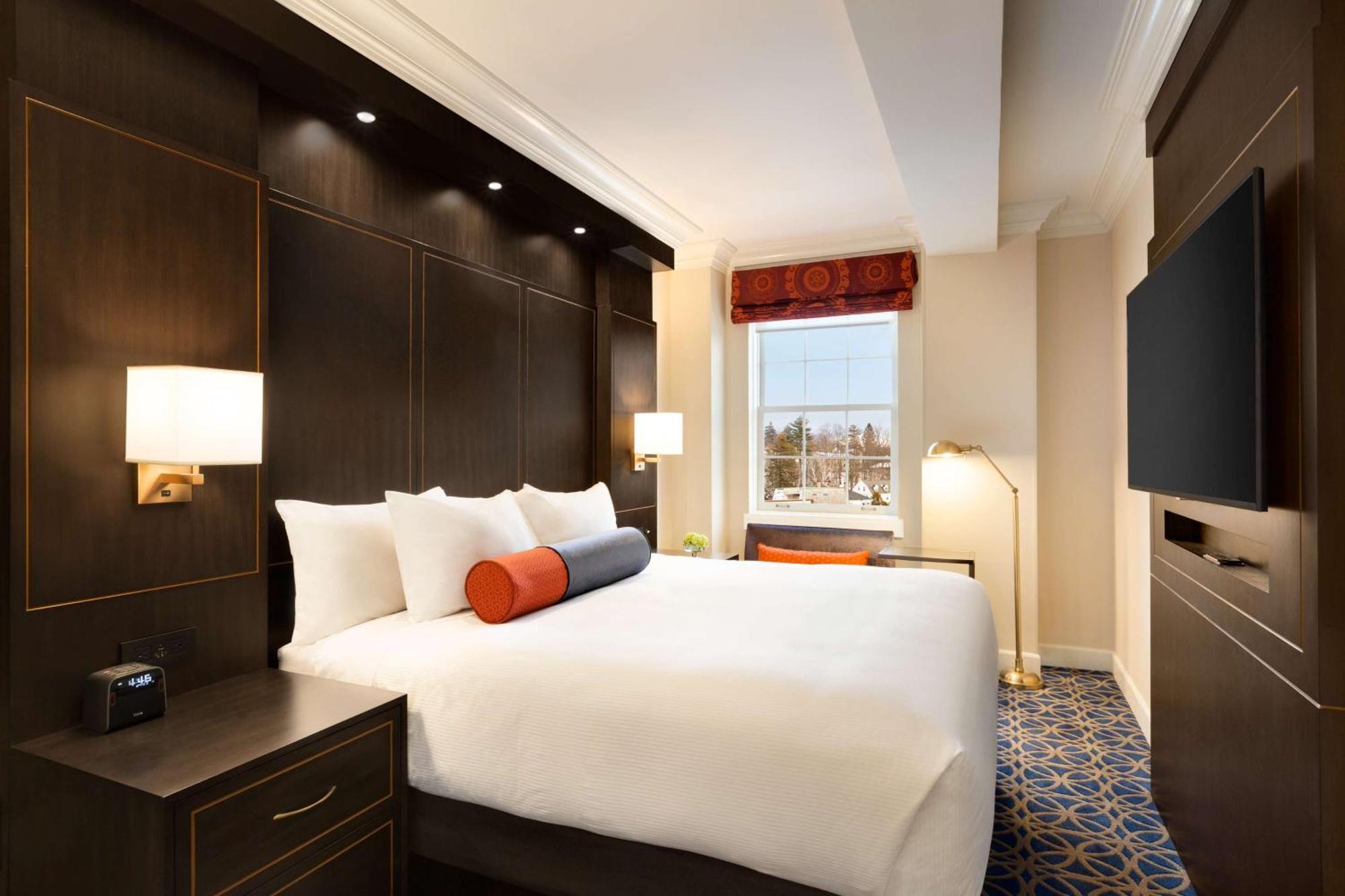 Hotel Saranac, Curio Collection By Hilton Saranac Lake Εξωτερικό φωτογραφία