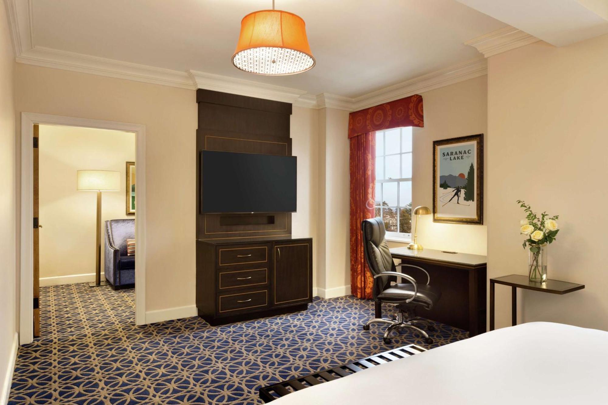 Hotel Saranac, Curio Collection By Hilton Saranac Lake Εξωτερικό φωτογραφία