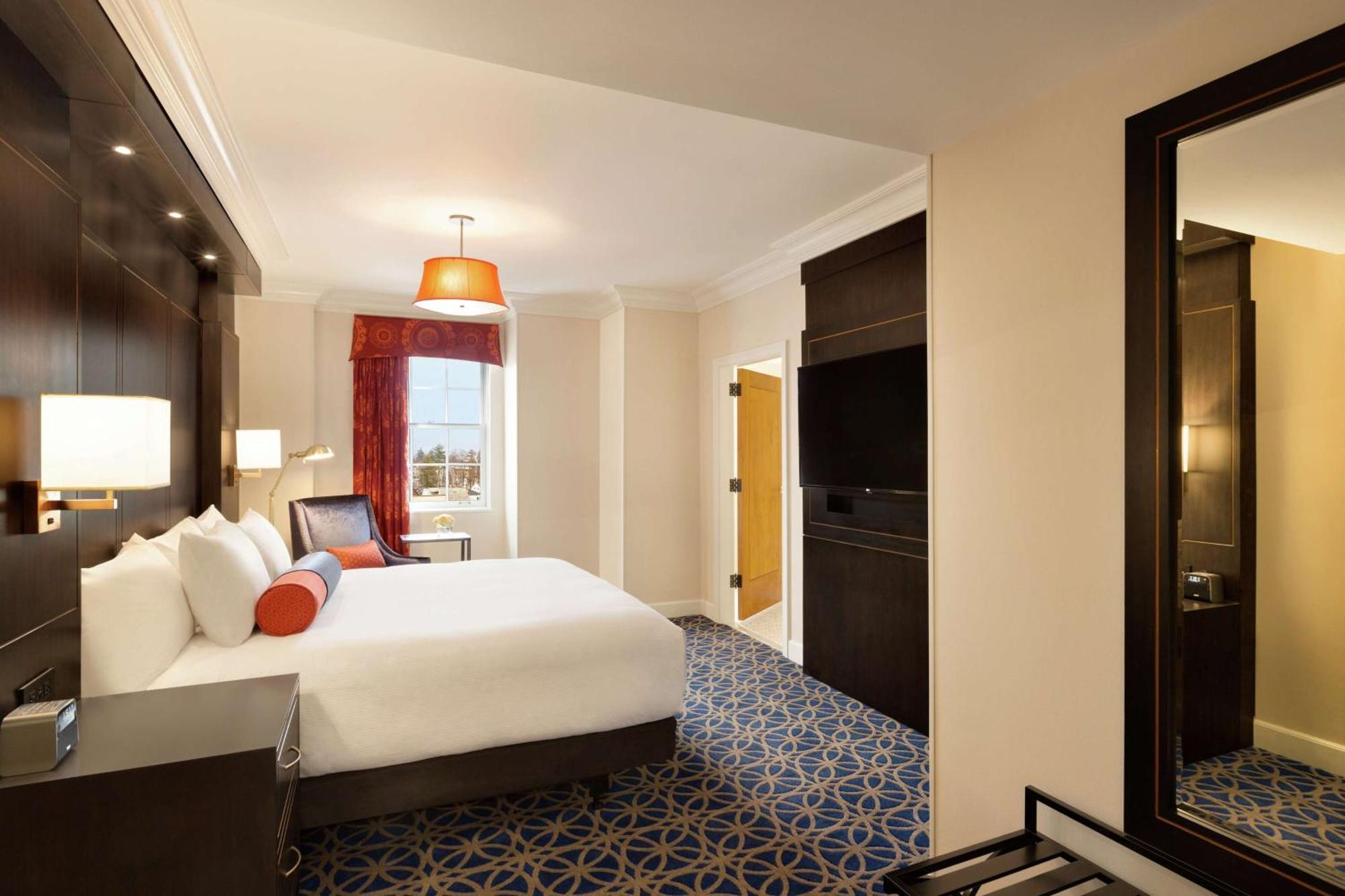 Hotel Saranac, Curio Collection By Hilton Saranac Lake Εξωτερικό φωτογραφία