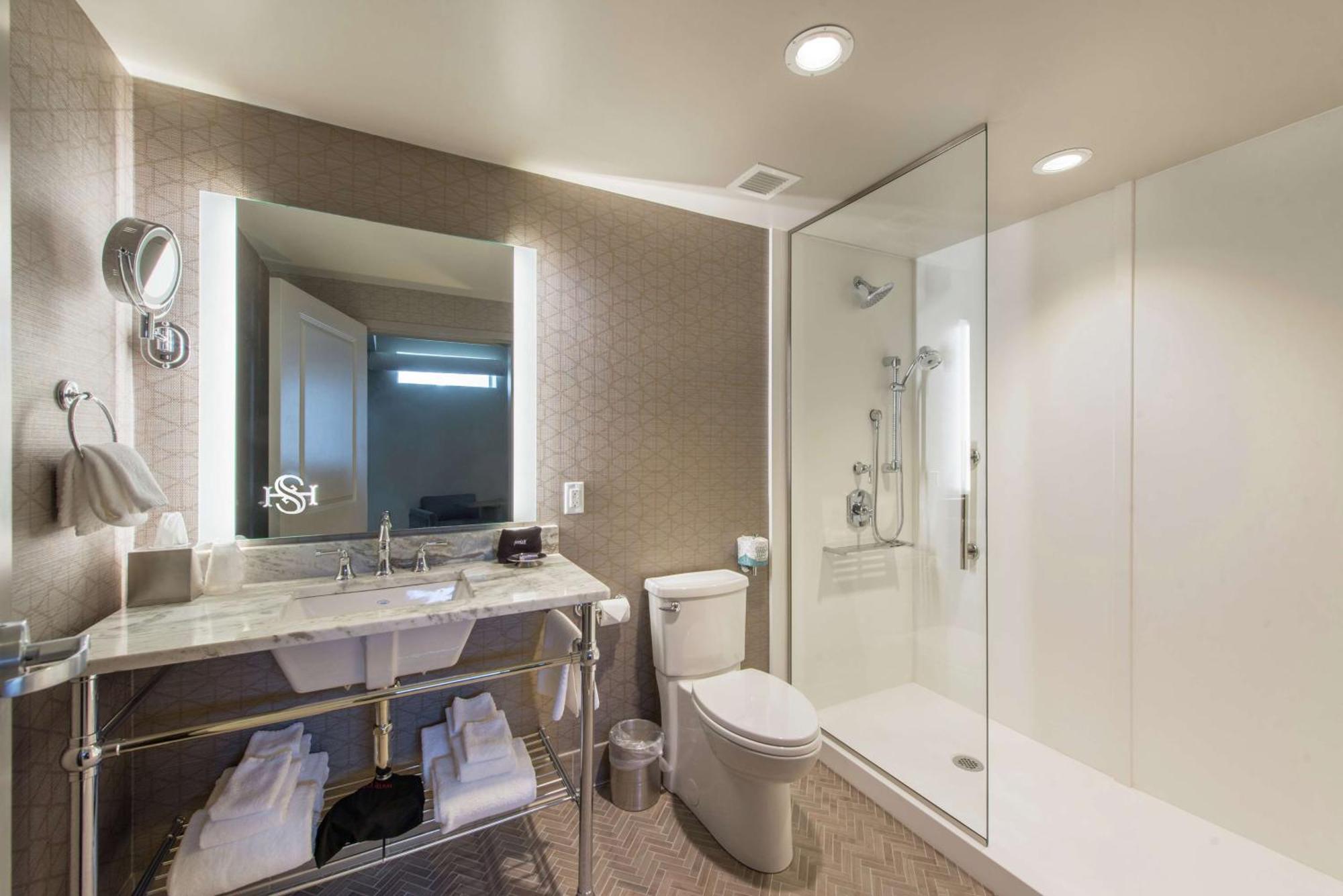 Hotel Saranac, Curio Collection By Hilton Saranac Lake Εξωτερικό φωτογραφία