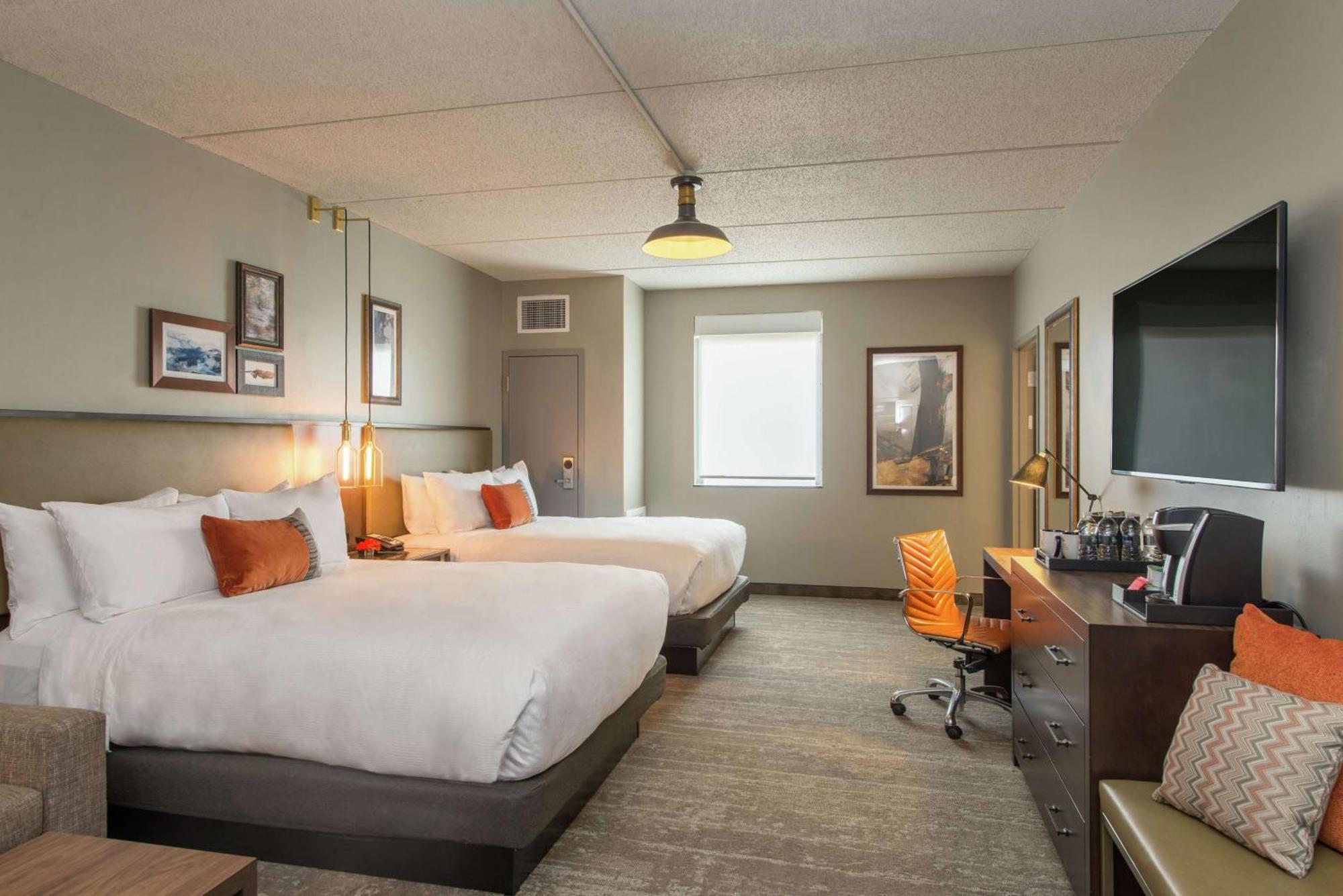 Hotel Saranac, Curio Collection By Hilton Saranac Lake Εξωτερικό φωτογραφία